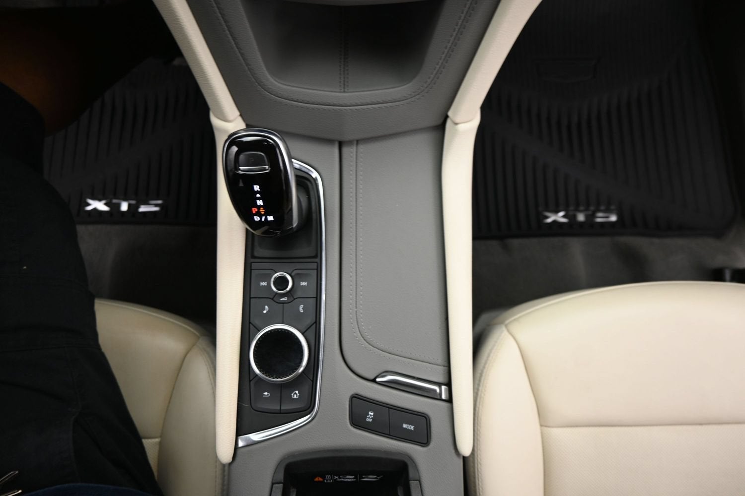 2021 Cadillac XT5 FWD Premium Luxury