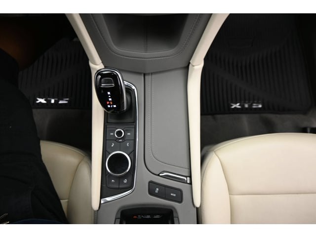 2021 Cadillac XT5 FWD Premium Luxury