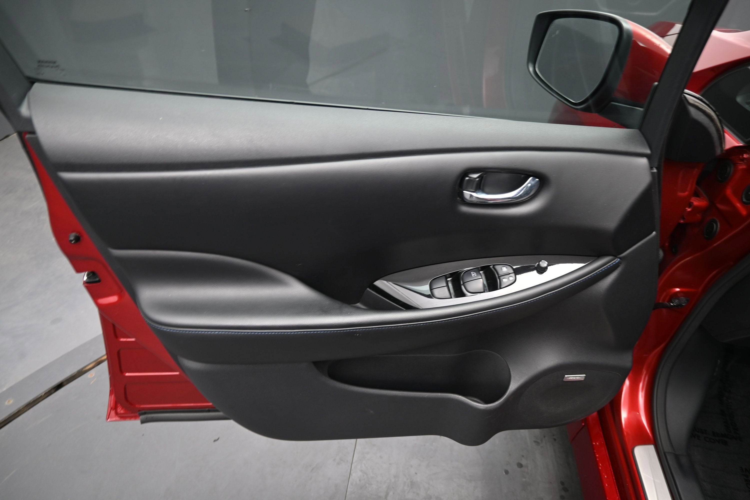 2022 Nissan LEAF SL PLUS