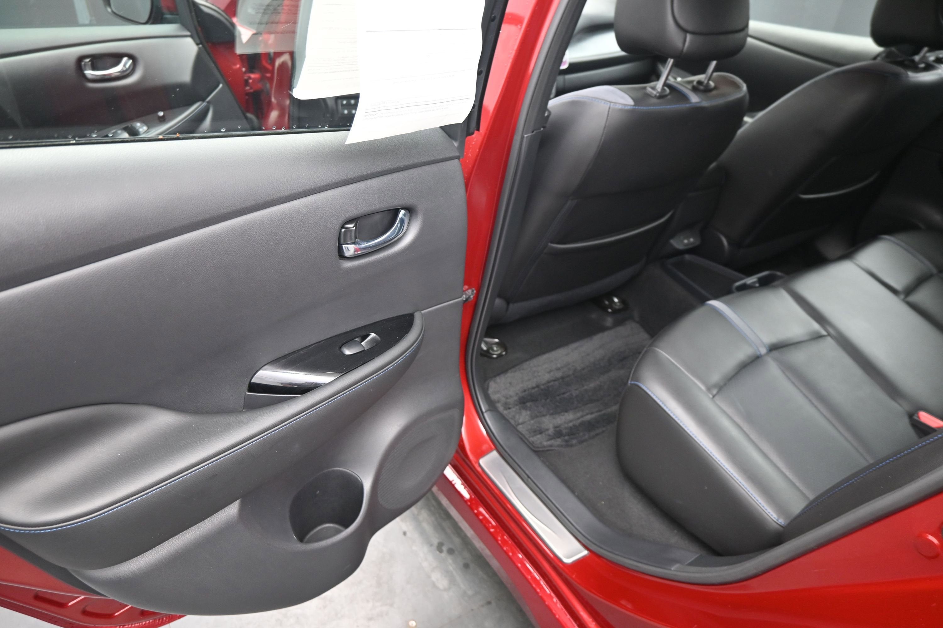 2022 Nissan LEAF SL PLUS