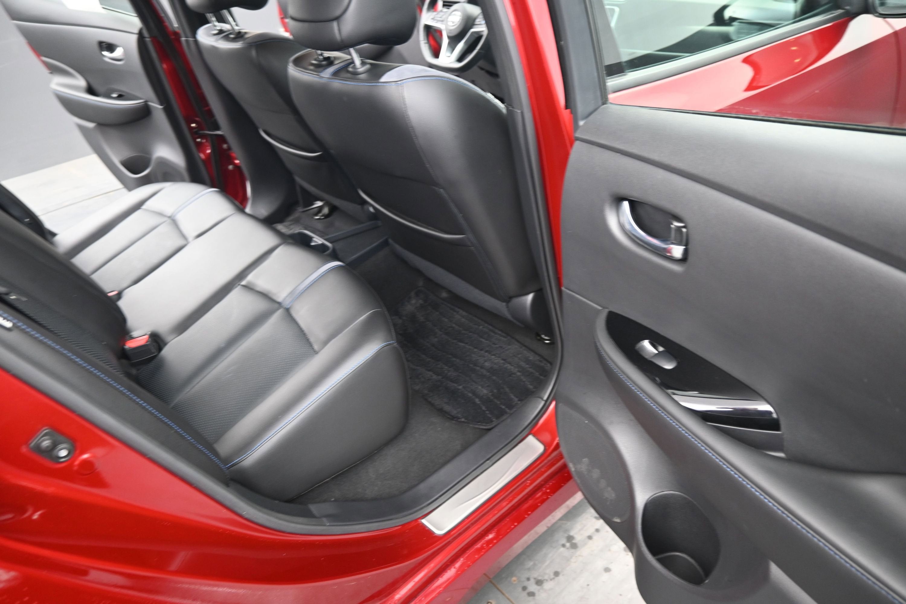 2022 Nissan LEAF SL PLUS