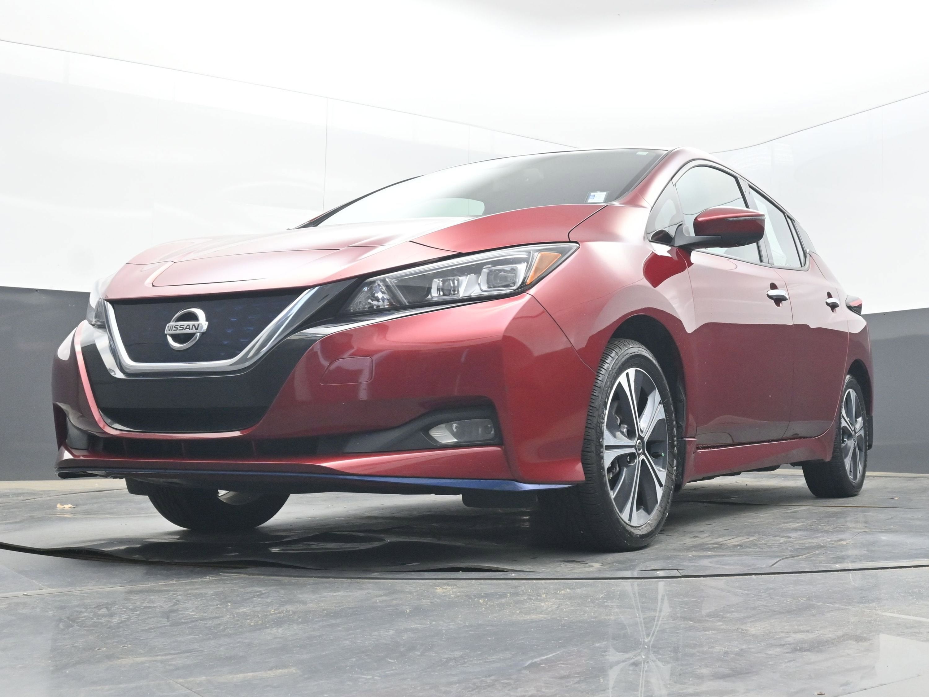2022 Nissan LEAF SL PLUS