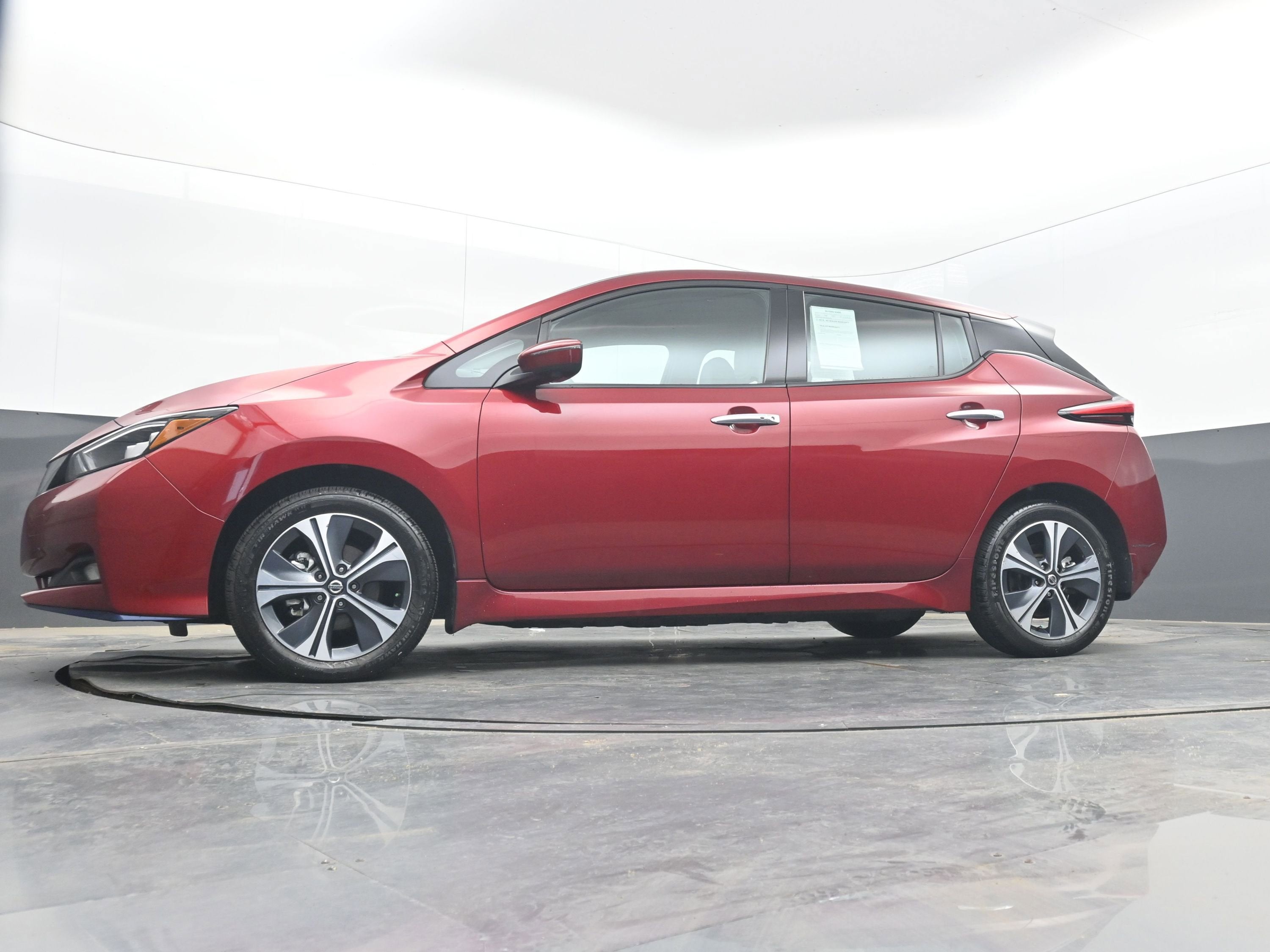 2022 Nissan LEAF SL PLUS