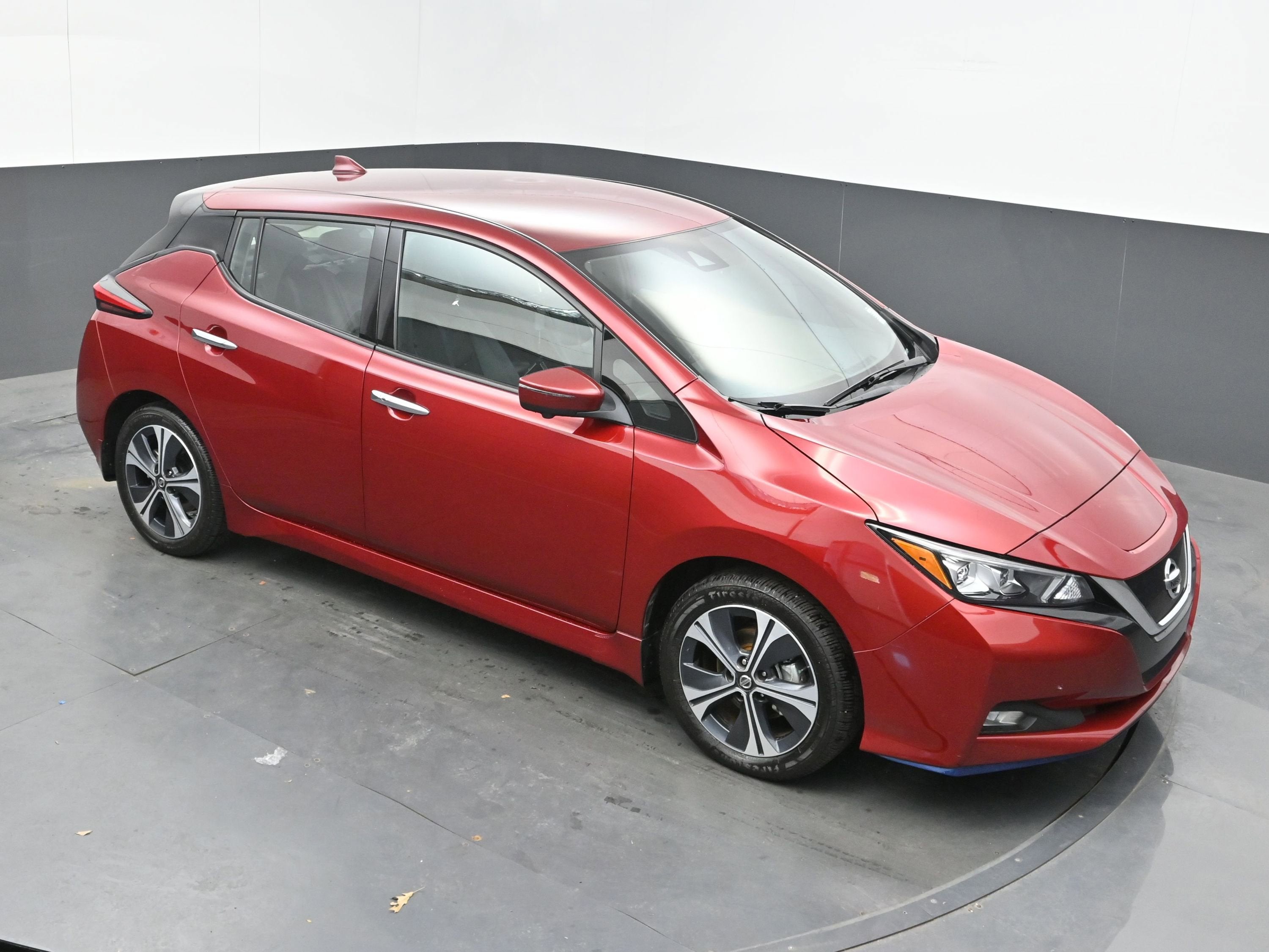 2022 Nissan LEAF SL PLUS