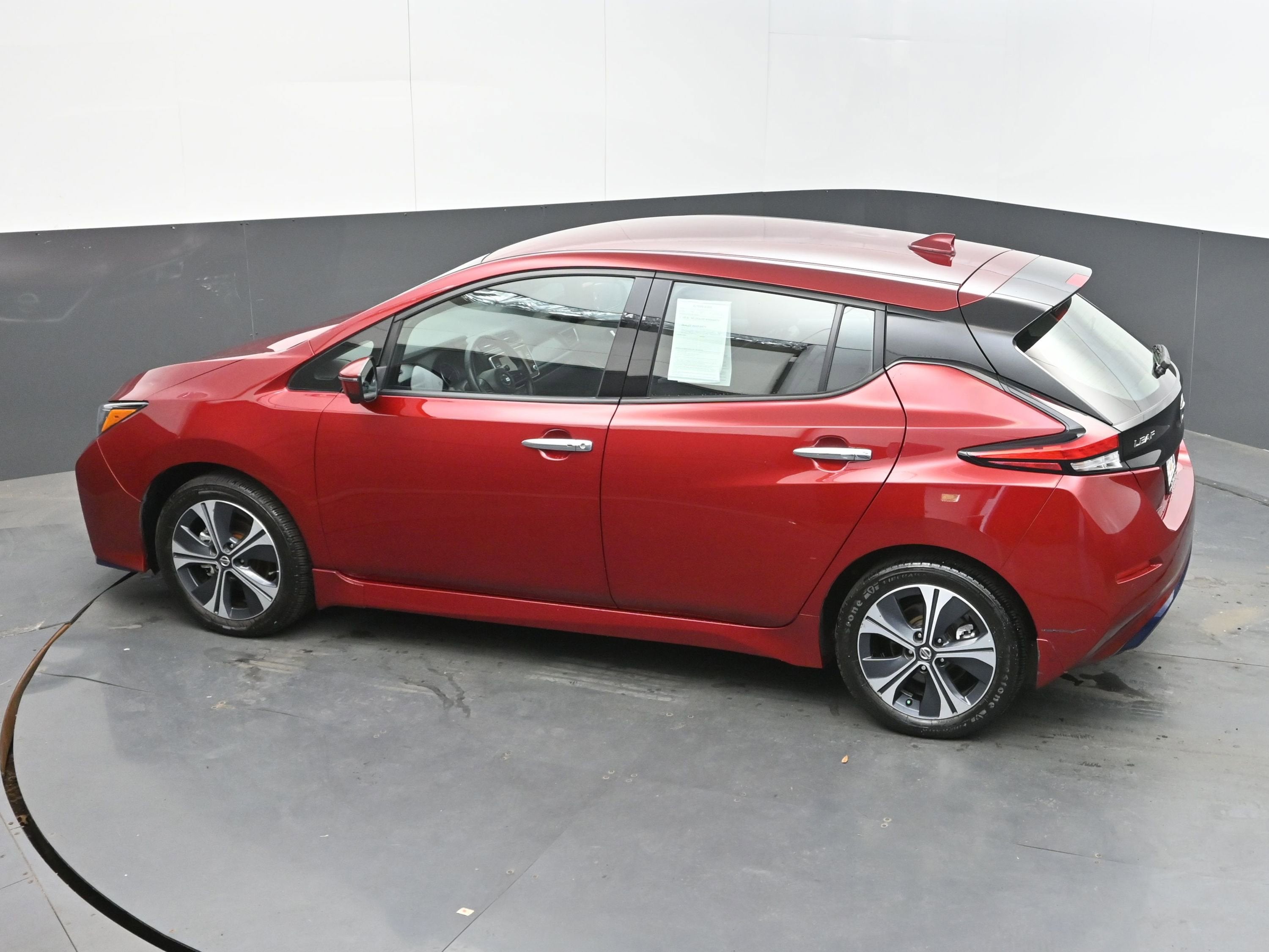 2022 Nissan LEAF SL PLUS
