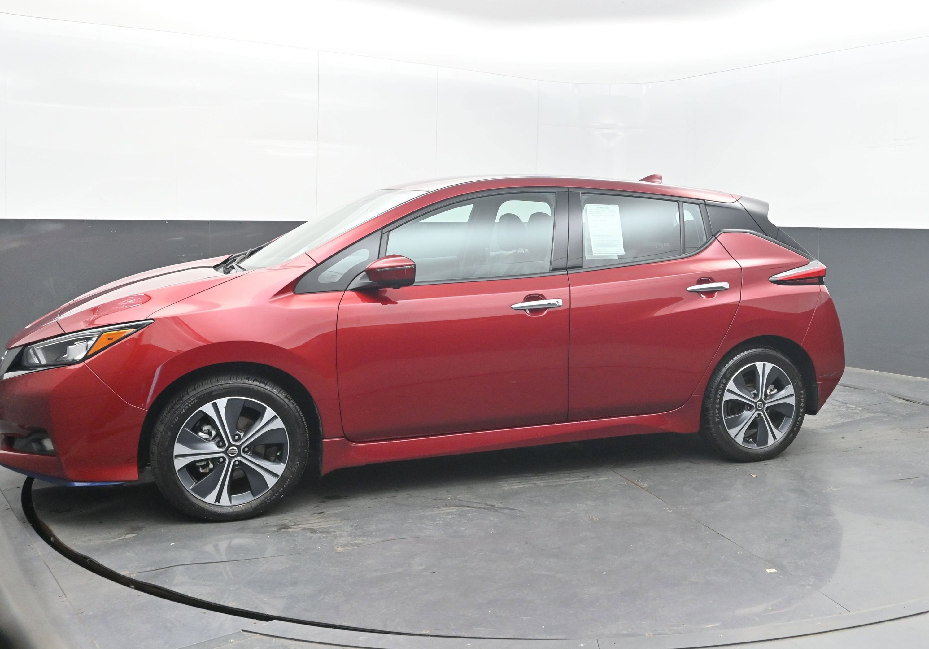 2022 Nissan LEAF SL PLUS