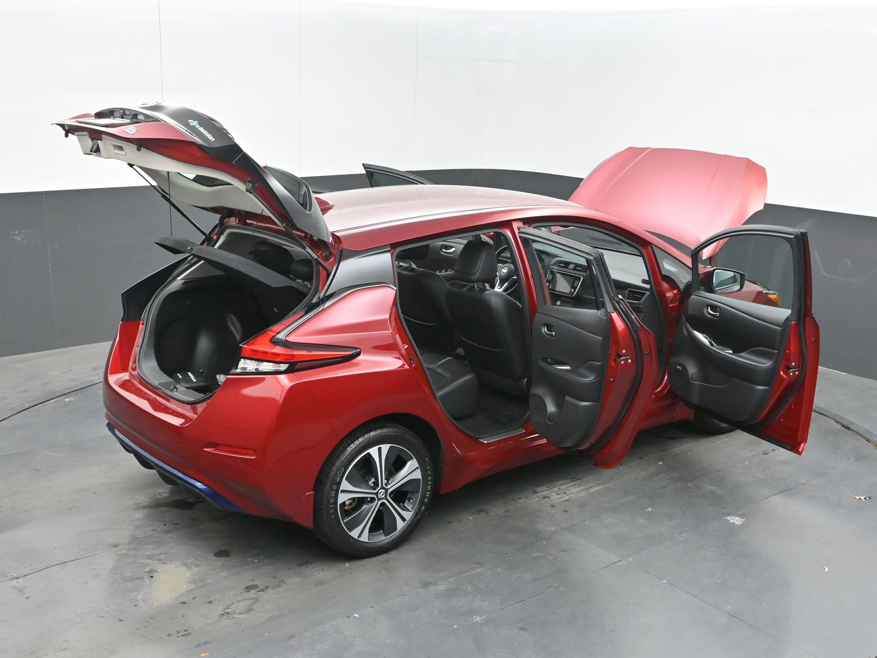2022 Nissan LEAF SL PLUS
