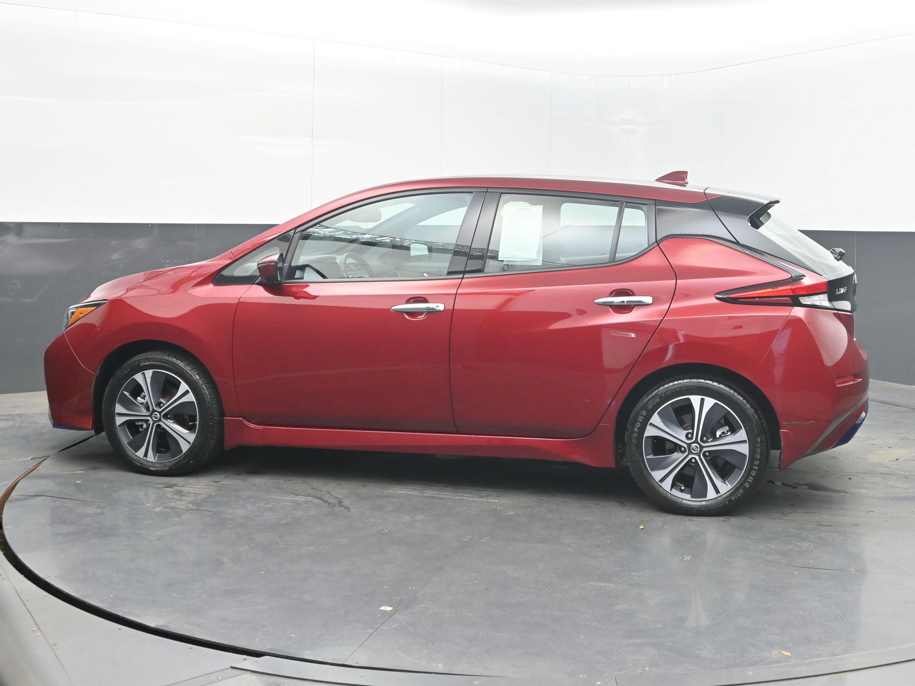 2022 Nissan LEAF SL PLUS