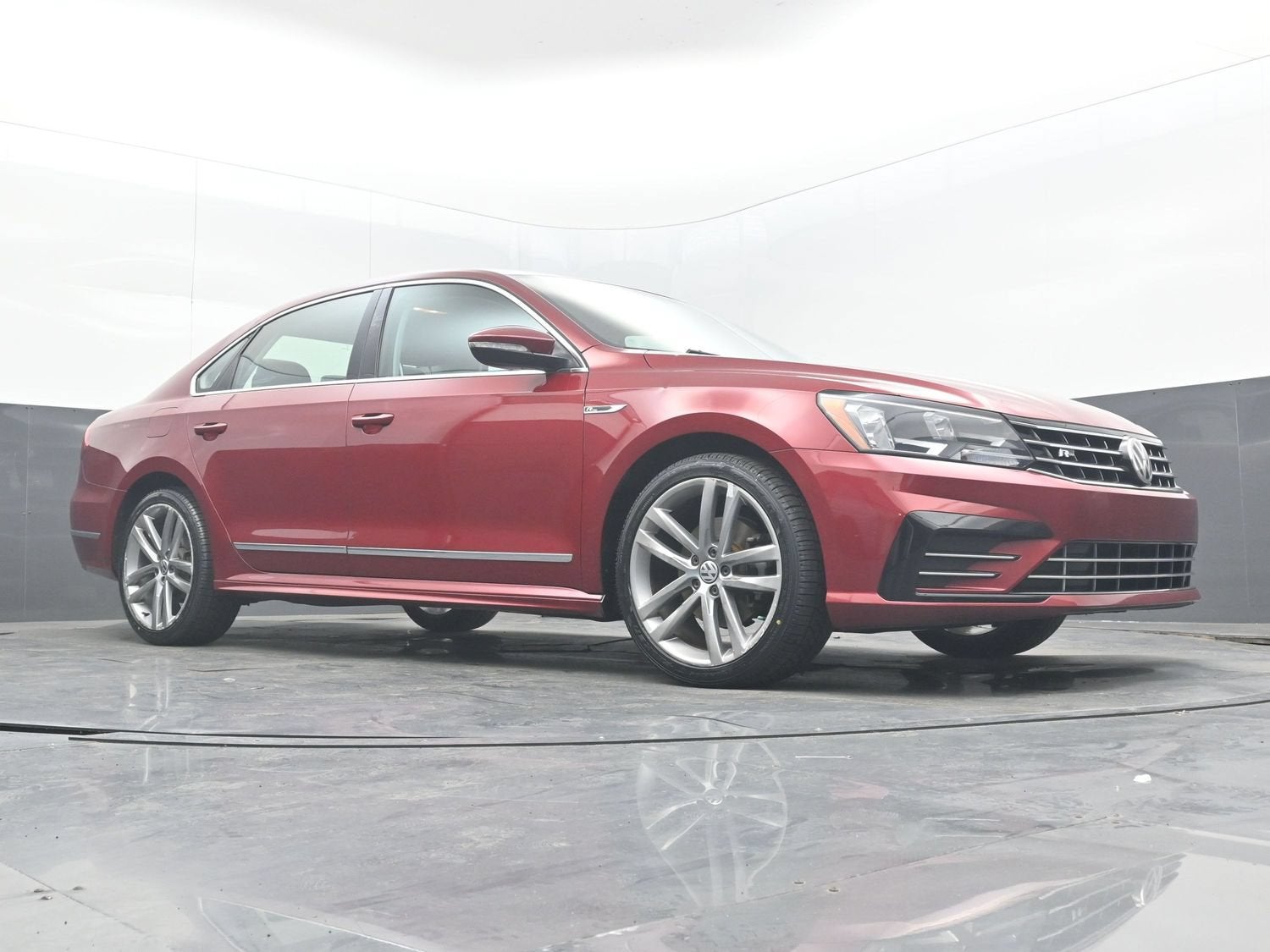 2017 Volkswagen Passat R-Line w/Comfort Pkg