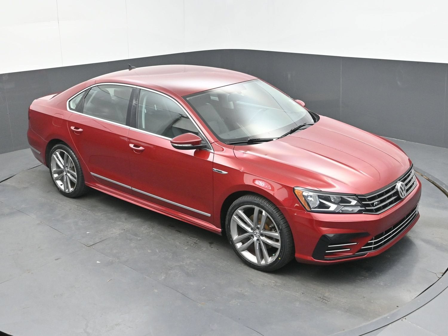 2017 Volkswagen Passat R-Line w/Comfort Pkg