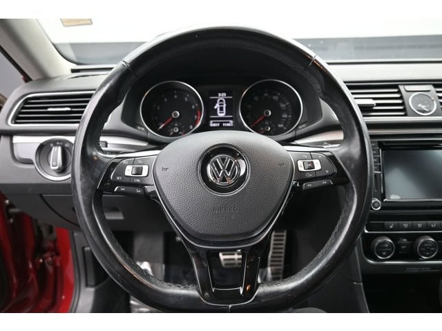 2017 Volkswagen Passat R-Line w/Comfort Pkg