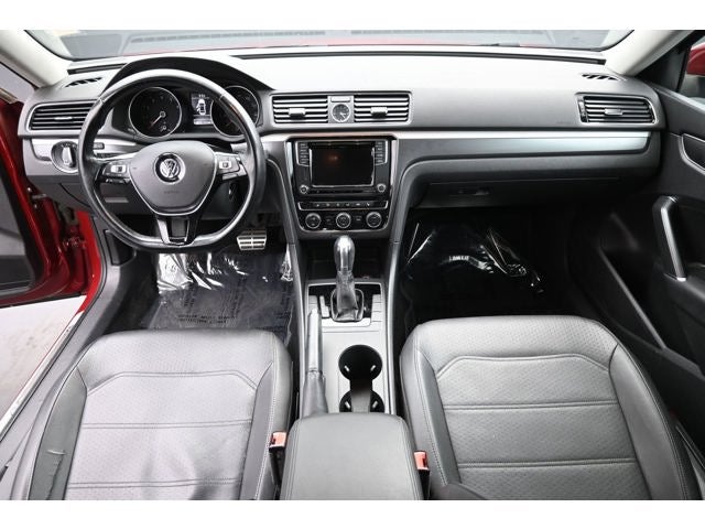 2017 Volkswagen Passat R-Line w/Comfort Pkg