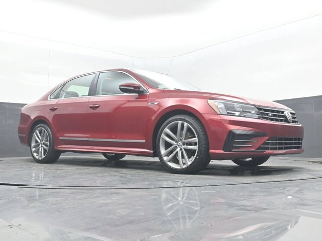 2017 Volkswagen Passat R-Line w/Comfort Pkg