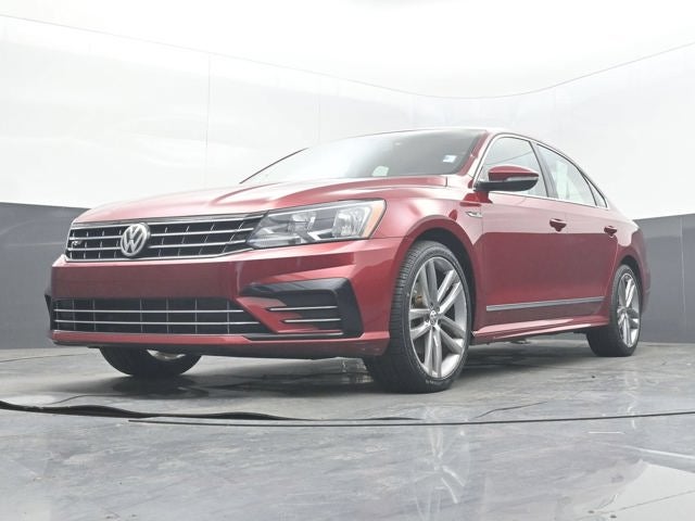 2017 Volkswagen Passat R-Line w/Comfort Pkg