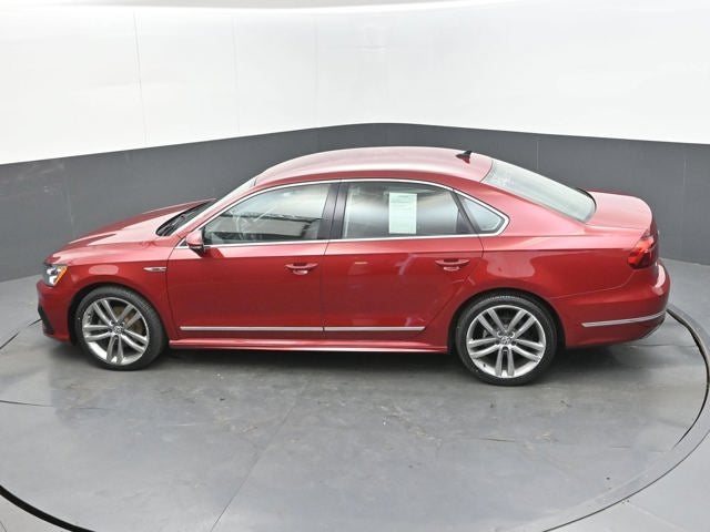 2017 Volkswagen Passat R-Line w/Comfort Pkg