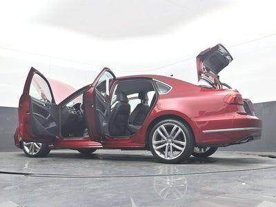 2017 Volkswagen Passat R-Line w/Comfort Pkg