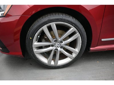 2017 Volkswagen Passat R-Line w/Comfort Pkg