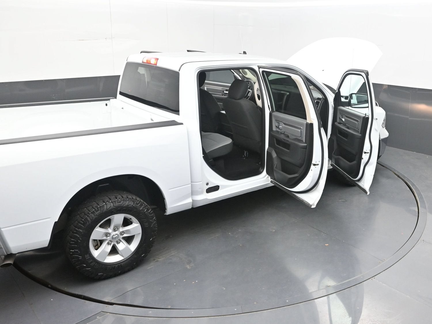 2023 RAM 1500 Classic SLT