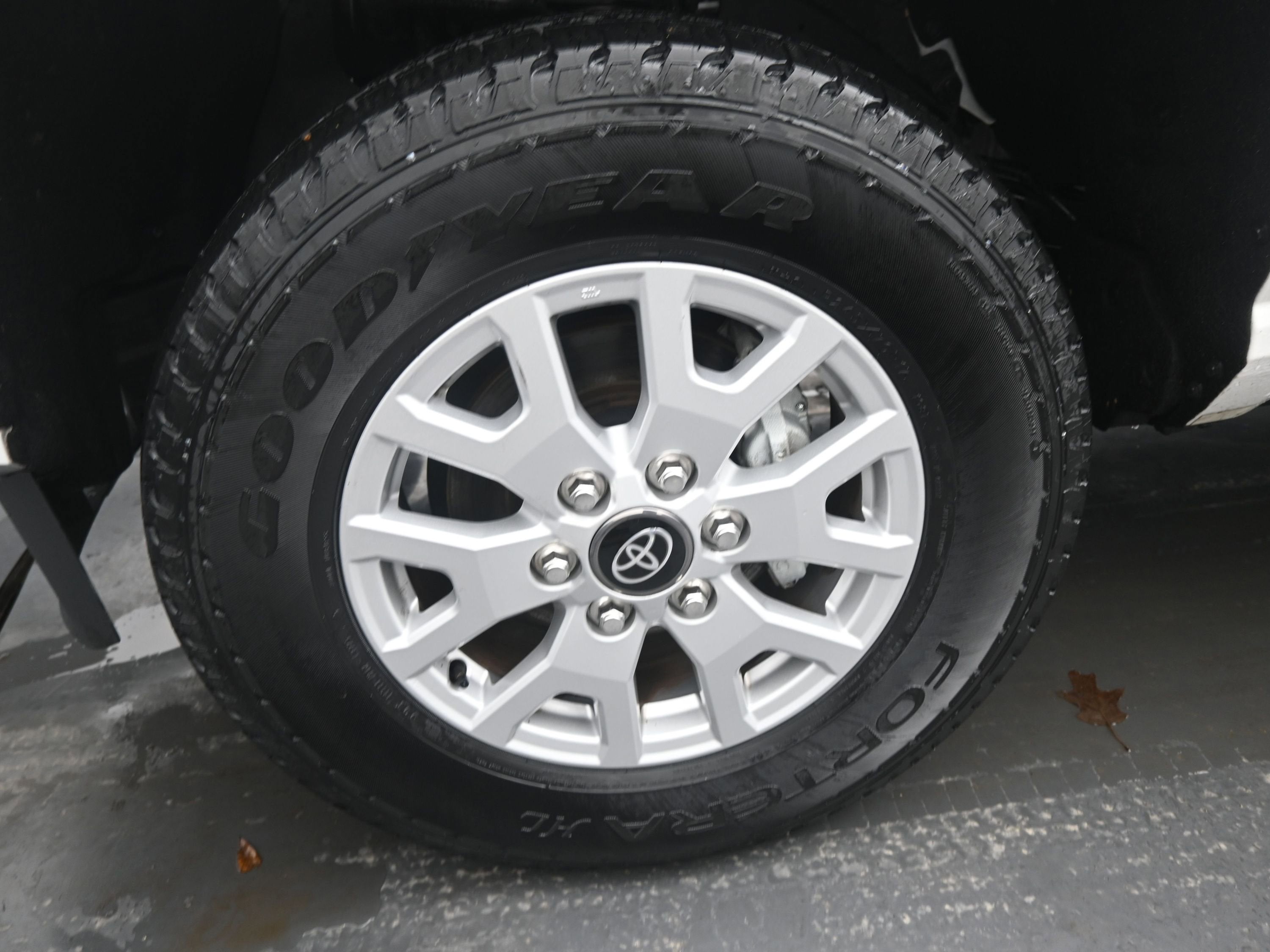 2024 Toyota Tacoma 2WD SR5