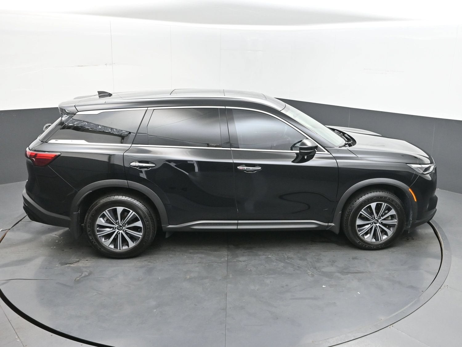 2023 INFINITI QX60 PURE
