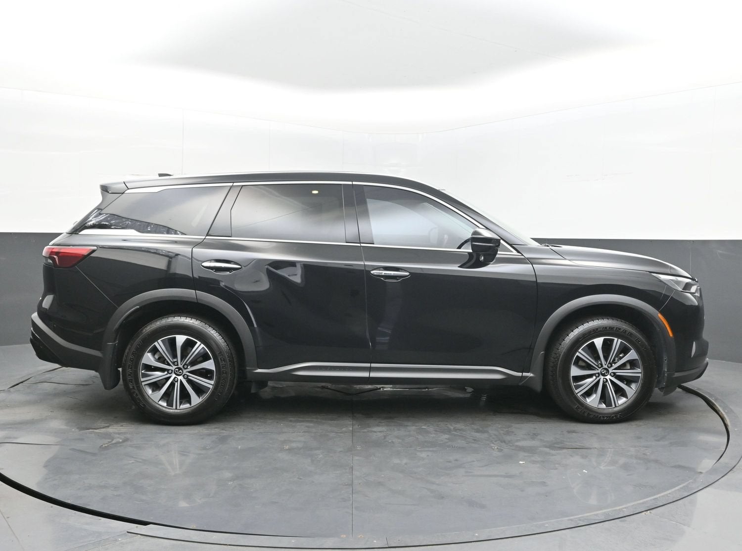 2023 INFINITI QX60 PURE
