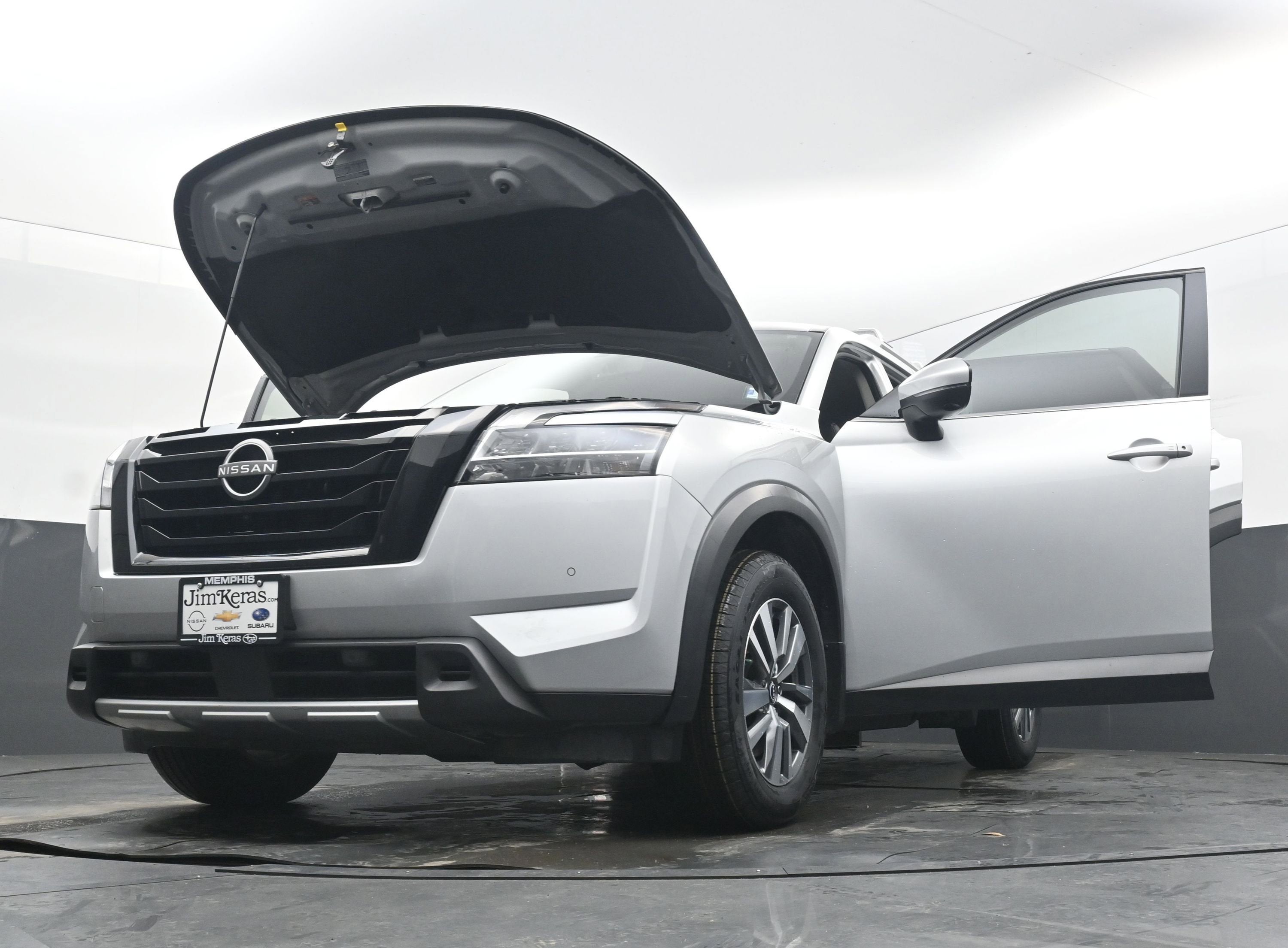 2024 Nissan Pathfinder SL