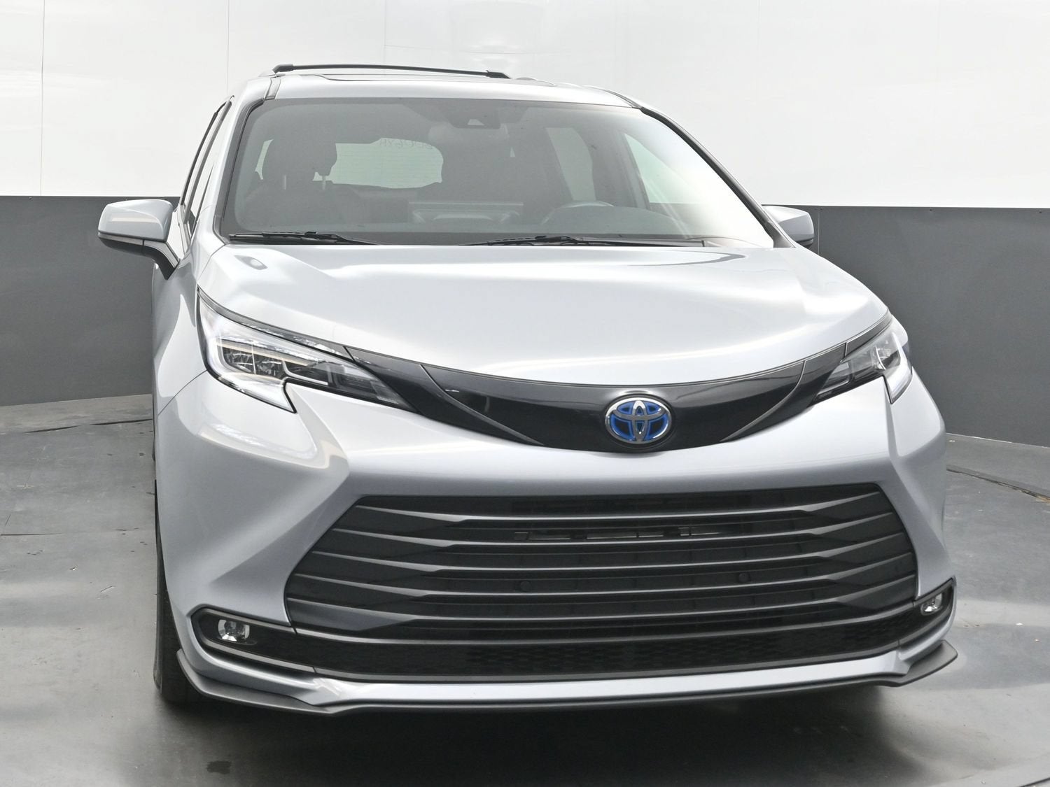 2025 Toyota Sienna Woodland Edition