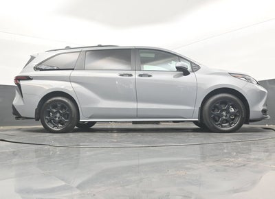 2025 Toyota Sienna Woodland Edition