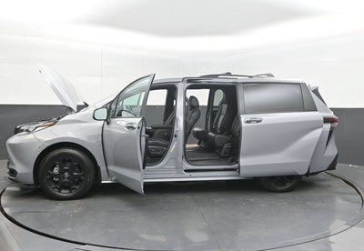 2025 Toyota Sienna Woodland Edition