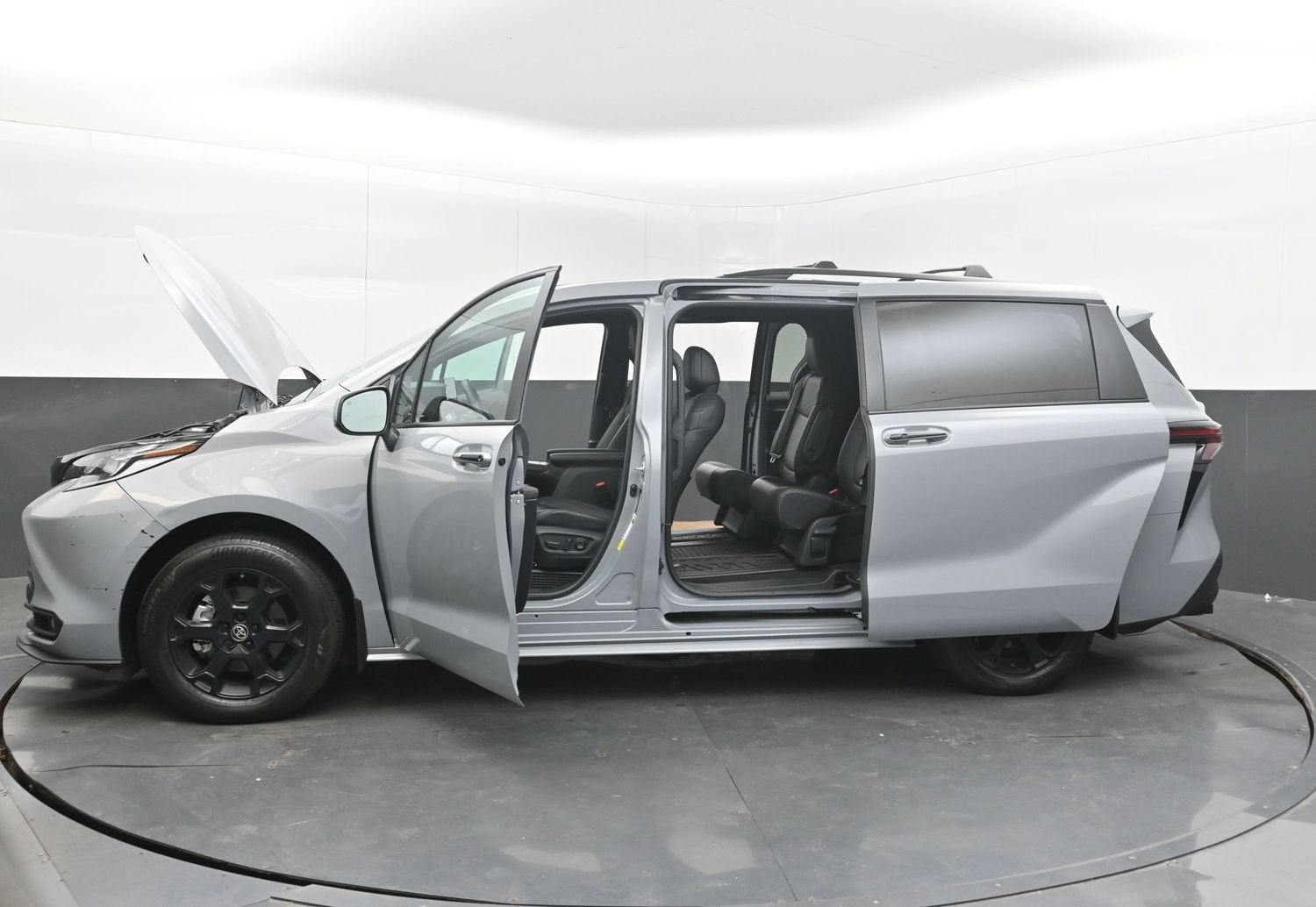2025 Toyota Sienna Woodland Edition
