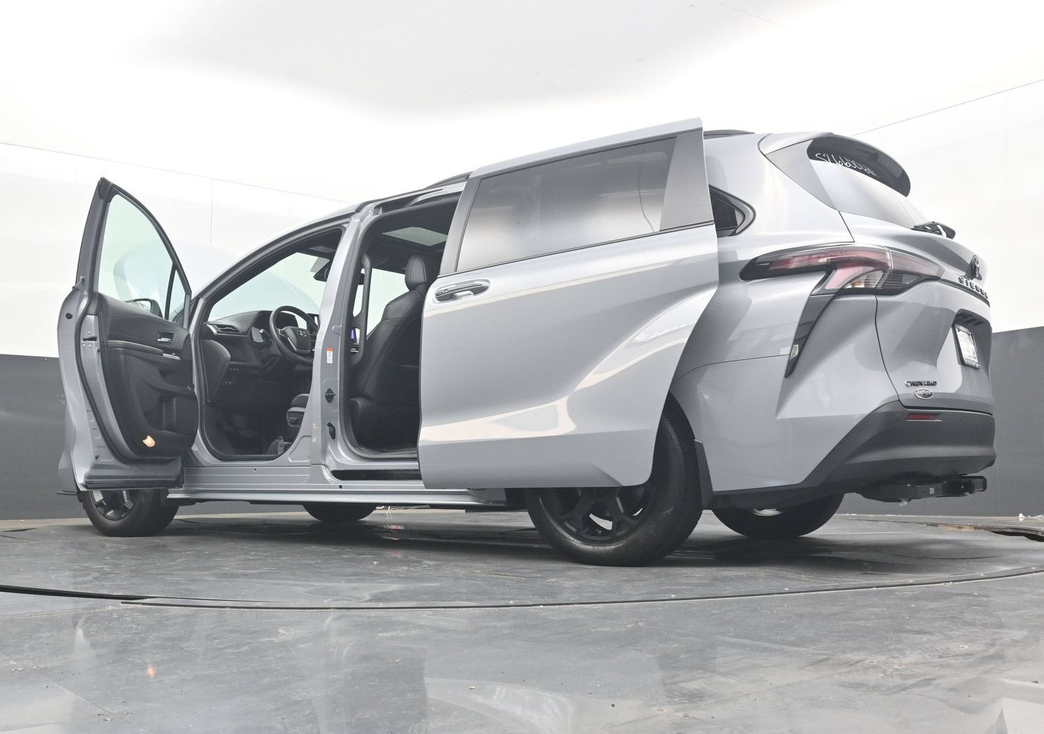 2025 Toyota Sienna Woodland Edition
