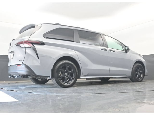 2025 Toyota Sienna Woodland Edition