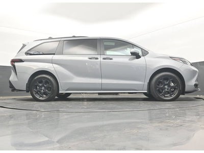 2025 Toyota Sienna Woodland Edition