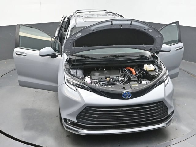 2025 Toyota Sienna Woodland Edition