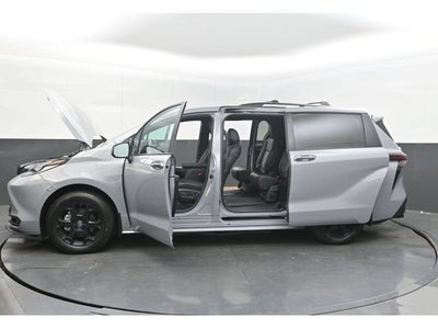2025 Toyota Sienna Woodland Edition