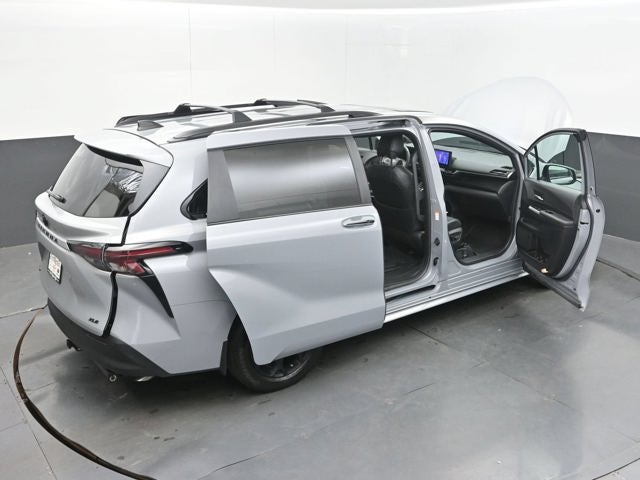 2025 Toyota Sienna Woodland Edition