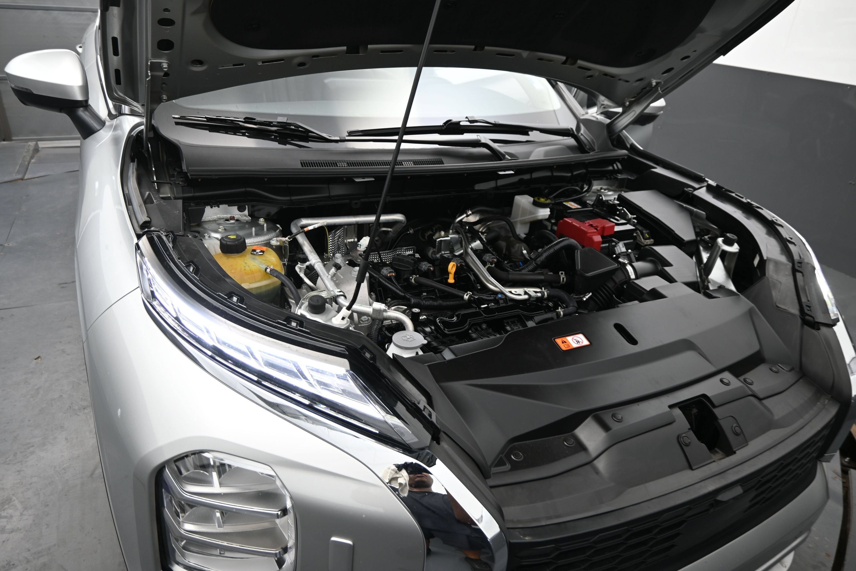 2023 Mitsubishi Outlander SE
