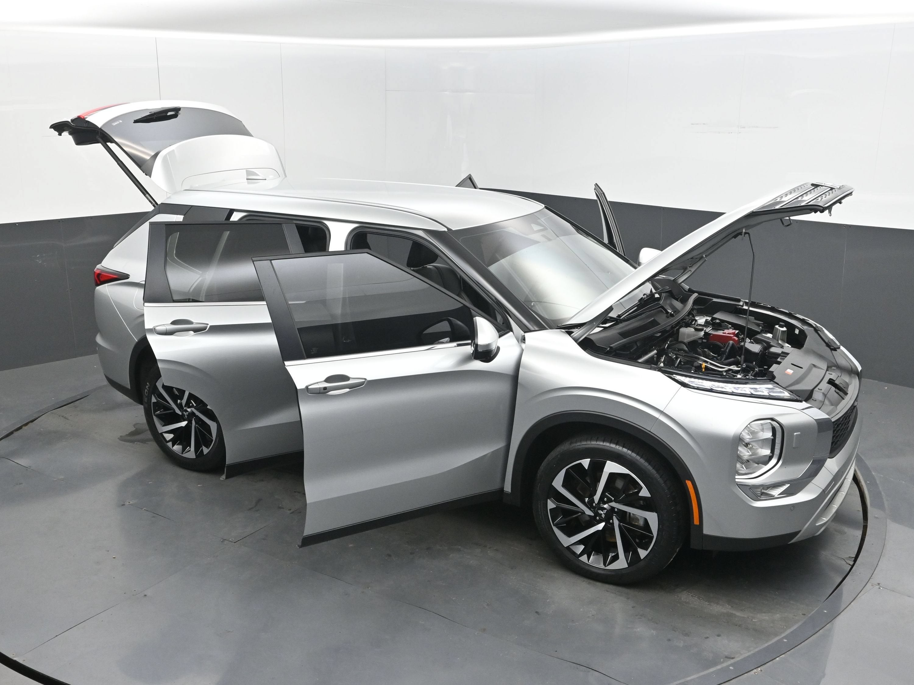 2023 Mitsubishi Outlander SE