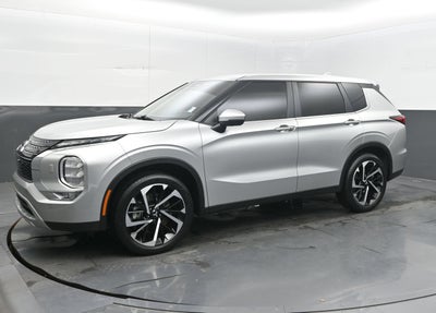 2023 Mitsubishi Outlander SE