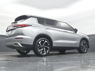 2023 Mitsubishi Outlander SE