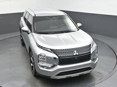 2023 Mitsubishi Outlander SE