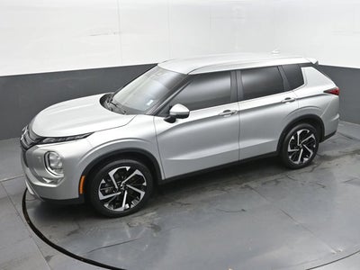 2023 Mitsubishi Outlander SE