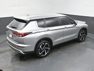 2023 Mitsubishi Outlander SE