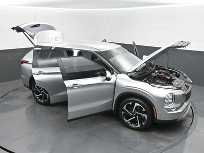 2023 Mitsubishi Outlander SE