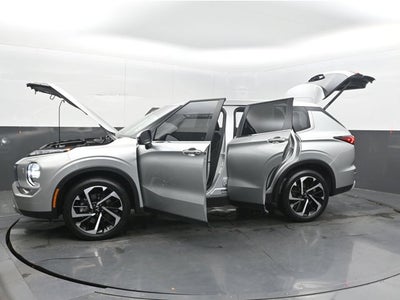 2023 Mitsubishi Outlander SE