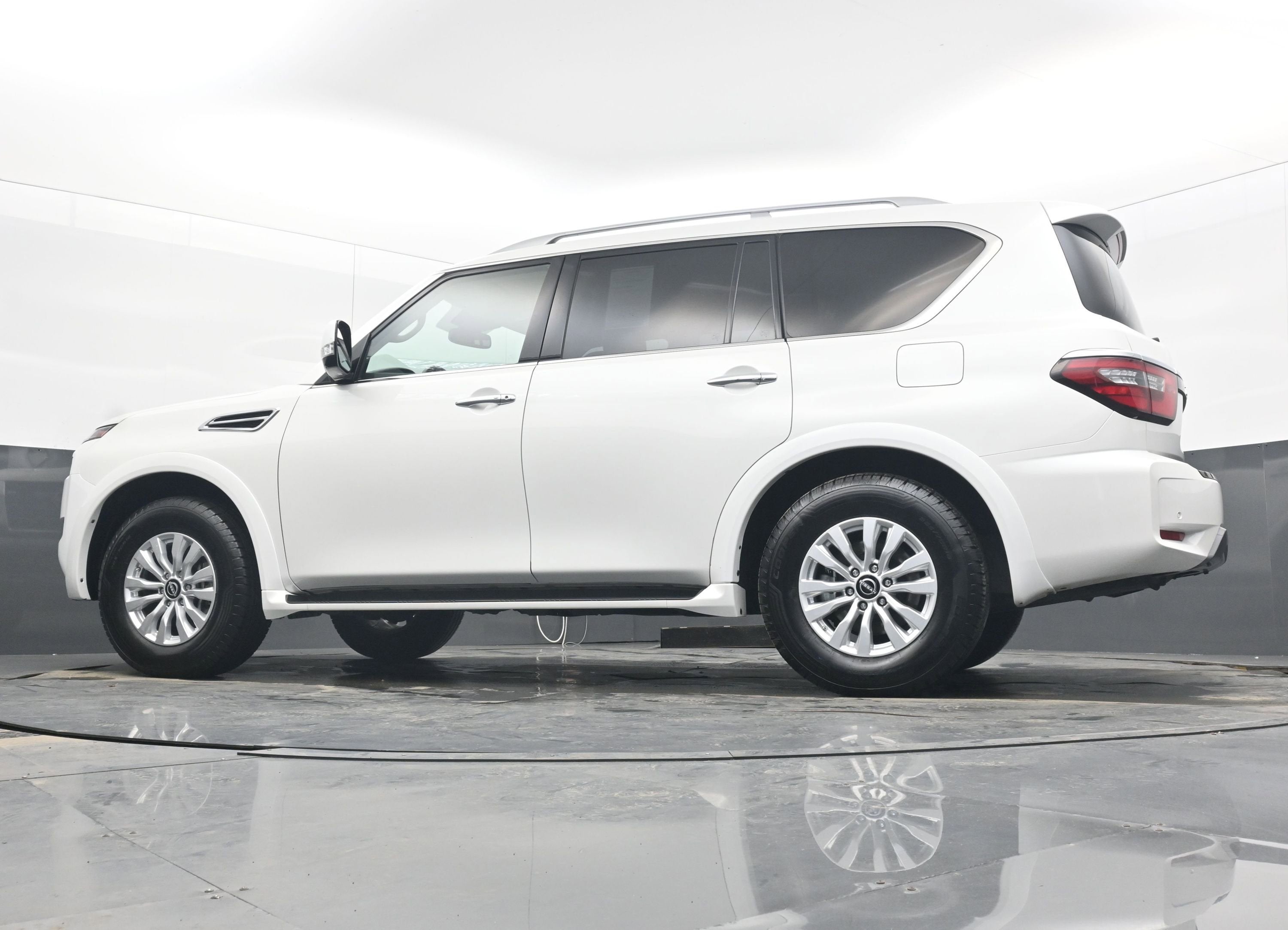 2024 Nissan Armada SV