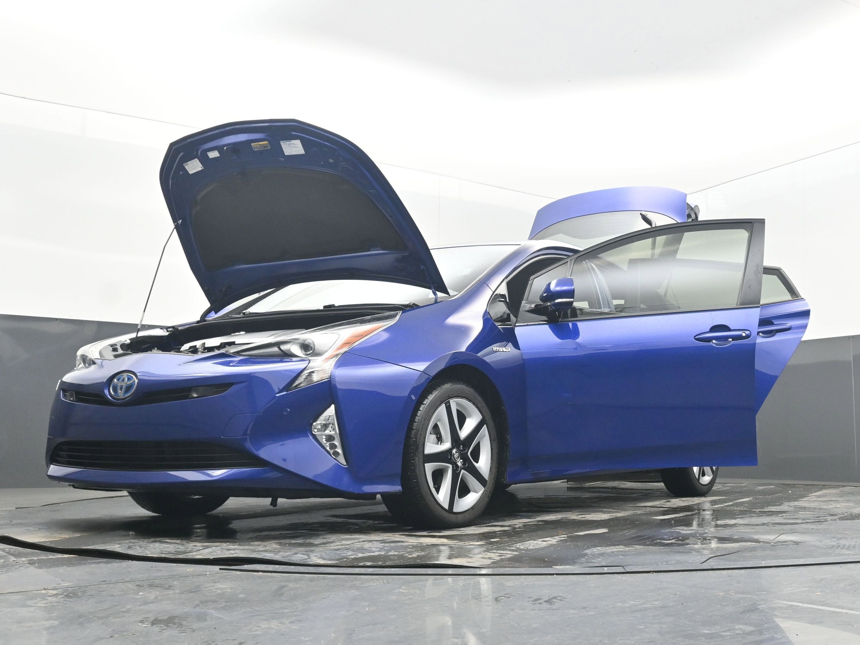 2017 Toyota Prius Three Touring