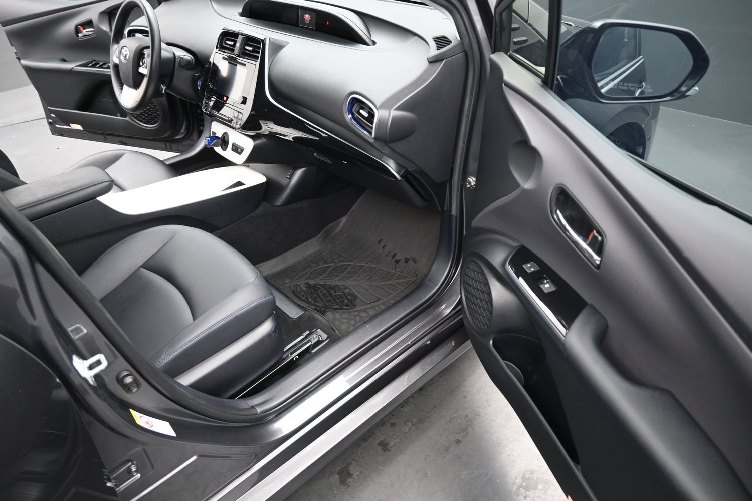 2017 Toyota Prius Four Touring