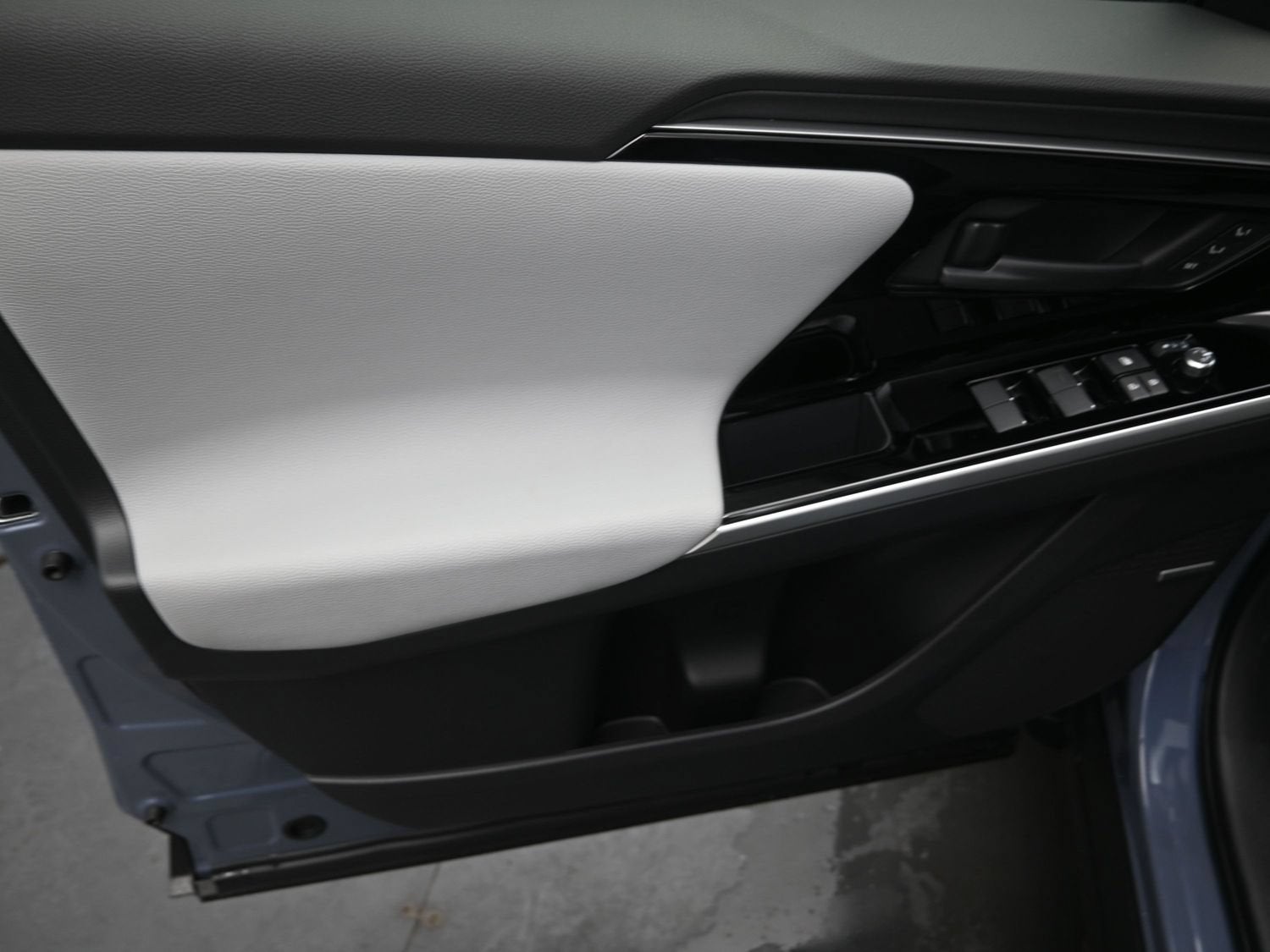 2025 Subaru Solterra Limited