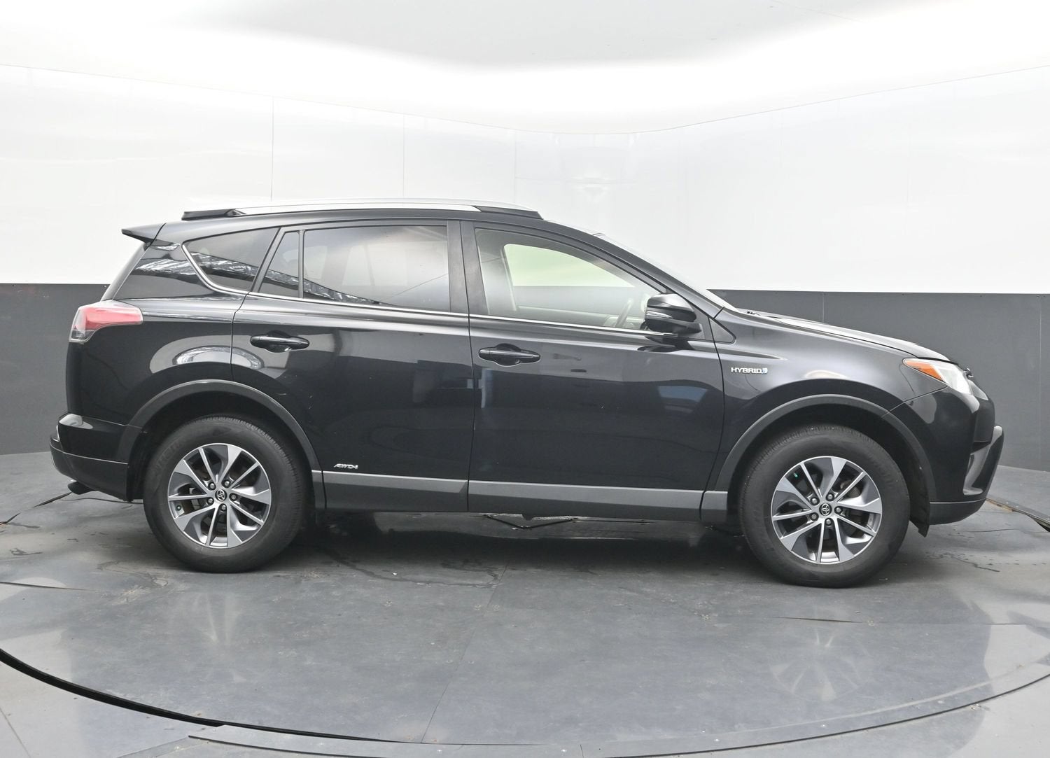 2016 Toyota RAV4 Hybrid XLE